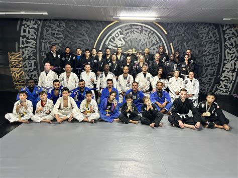 Projeto oferece aulas gratuitas de jiu jitsu para jovens de Petrópolis