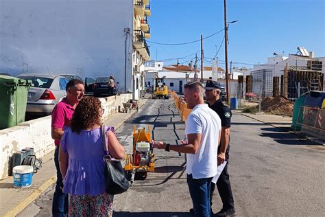 El Ayuntamiento Empieza A Mejorar El Acerado De La Calle Miramar