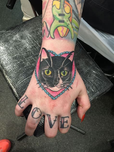 My wonderful cat hand tattoo by Pinky Darling | Funky tattoos, Back of ...