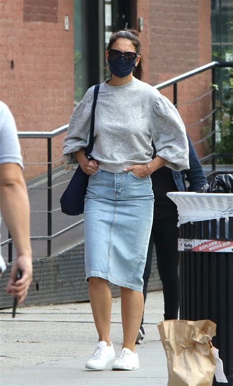 Katie Holmes Denim Pencil Skirt Is The 90s Comeback Everyone Needs