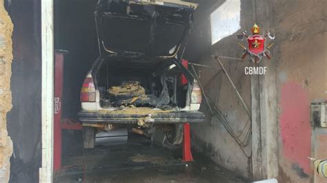 Carro Pega Fogo Dentro De Oficina Em Planaltina ACORDA DF