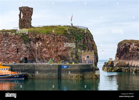 Dunbar Castle Scotland High Resolution Stock Photography And Images Alamy