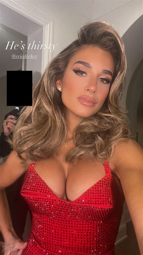 Gorgeous Jessie James Decker Flaunting Her Big Fake Tits Celeblr