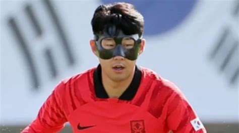 Son Heung Min Gunakan Topeng Selama Bela Timnas Korsel Di Piala Dunia