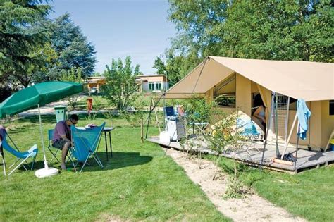 Camping Le Nid Du Parc En Villars Les Dombes Auvergne Rh Ne Alpes France