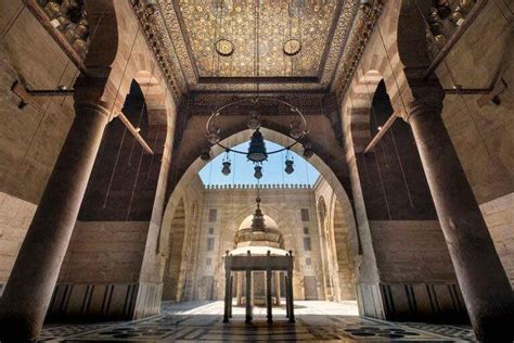 The Mamluk Sultanate: How Slaves Came to Rule an Empire