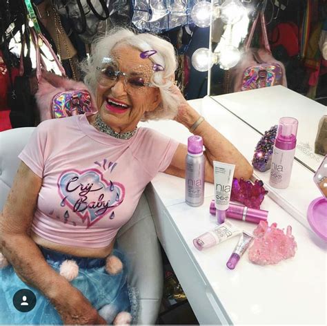 Pin By Vicki Tagliarina On Baddie Winkle Baddie Winkle Stay Young