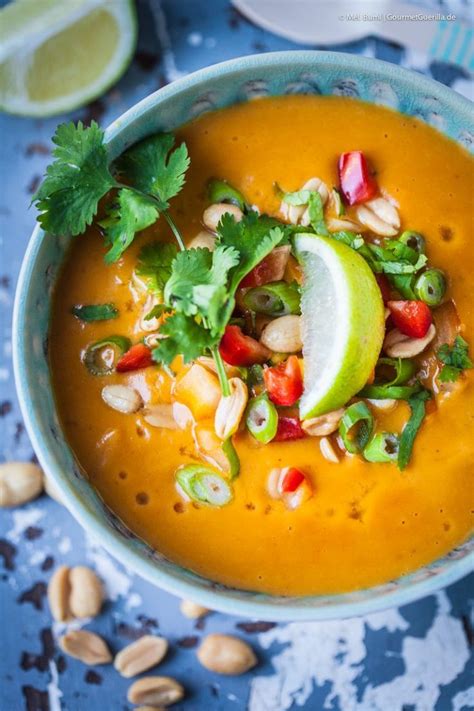 Vegane Minuten S Kartoffel Kokos Suppe Mit Erdnuss Und Paprika Ein