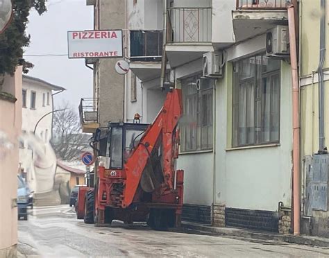 Scoppia Un Incendio Nella Notte In Una Pizzeria A Trasacco Domate Le