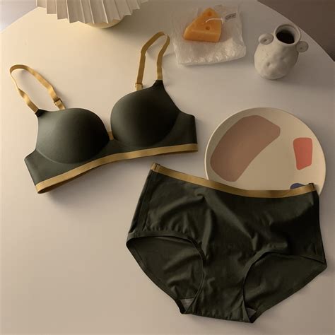 Women Seamless Bra Panties Set Wireless Cup Comfort Lingerie Small Chest Youth Girl Bralette