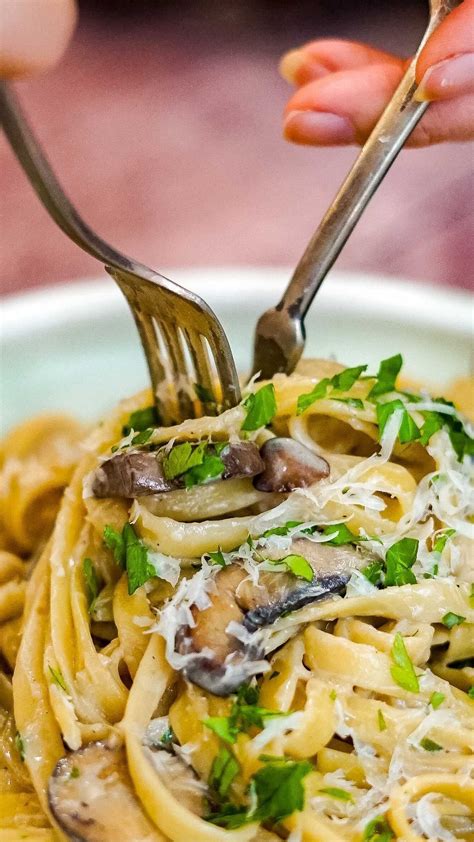 Edgyveg On Instagram Dreamy Creamy Mushroom Linguine This Is Creamy Garlic Vegan Parmesan