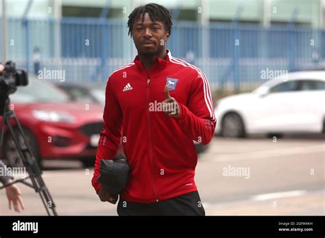 Kyle Edwards Von Ipswich Town Kommt Im Stadion An Ipswich Town