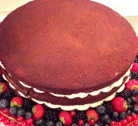 Un Cestino Di Ciliege Naked Cake Laurea Con Crema Al Mascarpone E