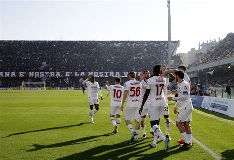 Homenagem A Pel Milan Vence Salernitana Na Volta Do Italiano