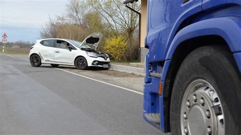 Auto und LKW stoßen bei Radibor zusammen Radio Lausitz