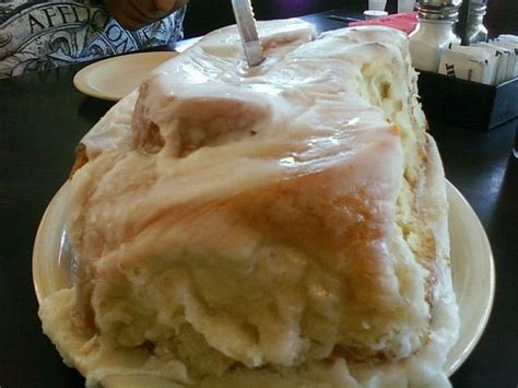 Lulus Cafe Biggest And Best Cinnamon Roll In Sa Lulus Cafe San Antonio Restaurants Cinnamon