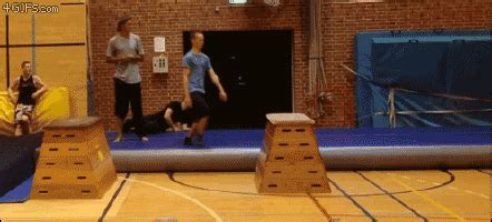 Gymnastics Fails (15 gifs)