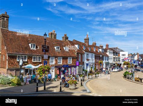 The High Street in Battle, site of the Battle of Hastings, East Stock Photo: 86901210 - Alamy