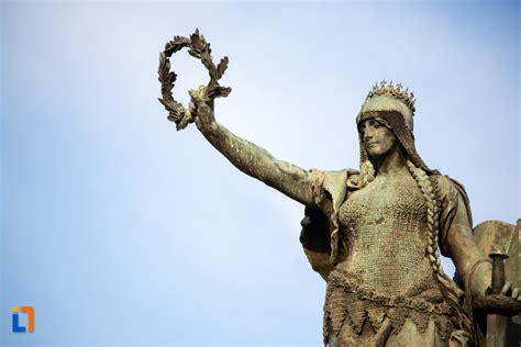 Monumentul Libertății Din Arad Descoperă Istoria