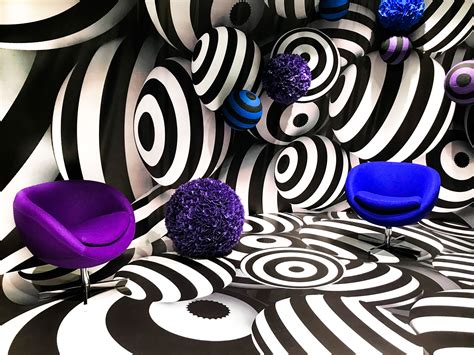 illusion photozone | Photo booth design, Booth design, Floral decor