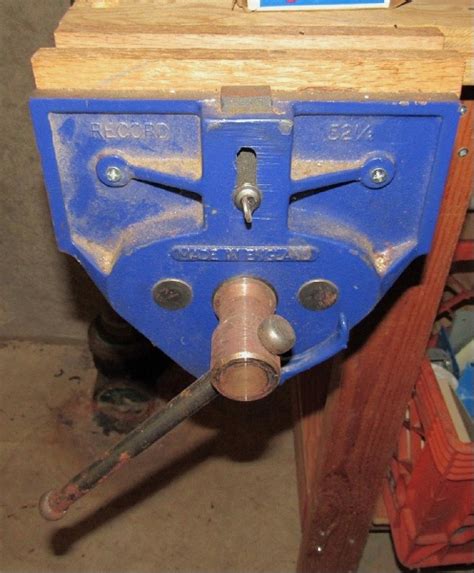 Record 52 12 Carpenters Vise