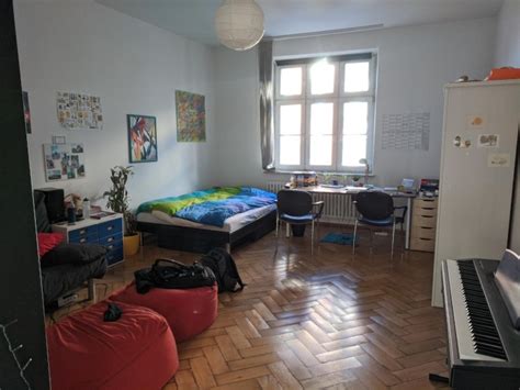 Sehr Gro Es Zimmer Qm Ideal F R Ein Paar In Offener Freundlicher