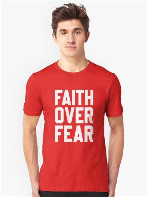 T Shirt Essentiel Avec L Uvre Faith Over Fear De L Artiste Hachemi