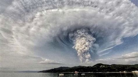 Picture Of Taal Volcano Eruption 2020 January 12 Youtube