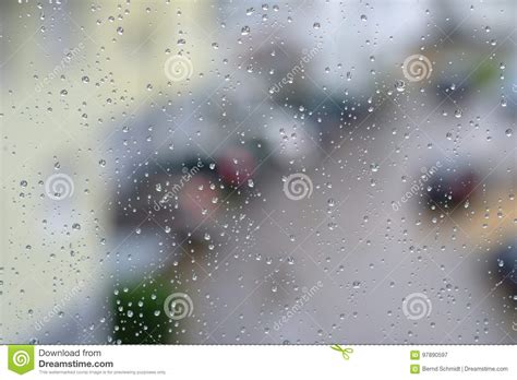 Pingos De Chuva Em Uma Janela Fundo Borrado Imagem De Stock