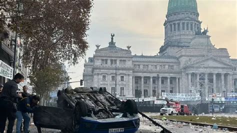 Máxima tensión frente al Congreso hay detenidos Mejor Informado