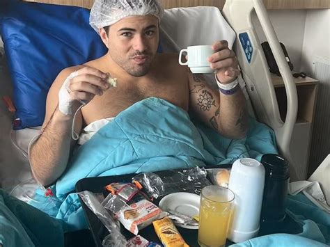 Vocalista Do Lagum Pedro Calais Passa Por Cirurgia