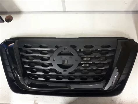 Grade Dianteira Frontal Nissan Kicks Black Piano Original