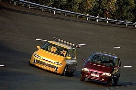 1995 Renault Espace F1 Concept Image. Photo 1 of 7