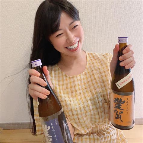 小田飛鳥♩4th写真集発売中♩ On Twitter 天女のしずく👼💧🍶 今回の写真集ではお酒飲みながら撮影したシーンもあるので、一緒に