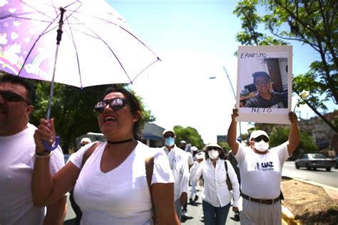 Familiares Amigos Y Comunidad Universitaria Marcharon Para Exigir