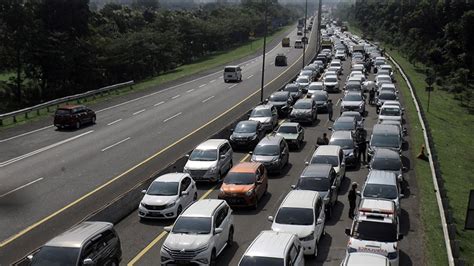 Penampakan Macet Panjang Menuju Jalan Raya Puncak Bogor