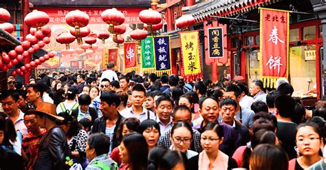 La población china vuelve a disminuir y podría reducirse a más de la ...