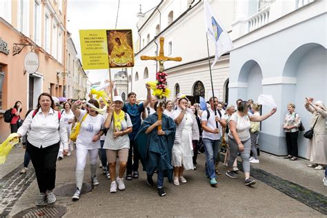 Pielgrzymka Ejszyszki Ostra Brama dotarła do celu Wiadomości Radia