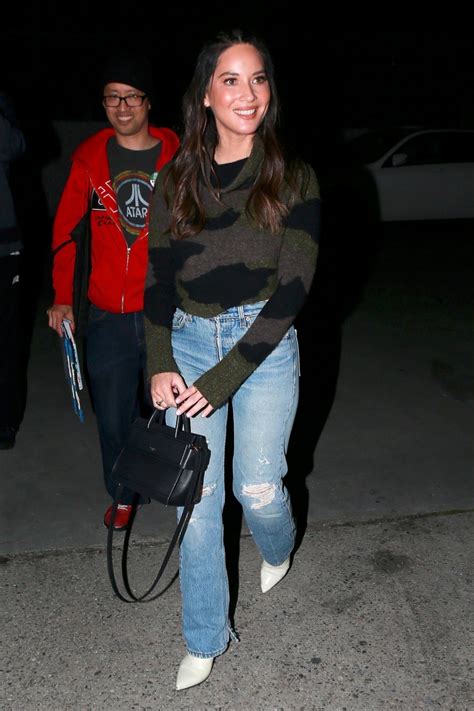 Olivia Munn Hot Celebs Home