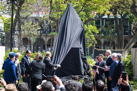 Develan Estatua De Prisciliano S Nchez En La Rotonda