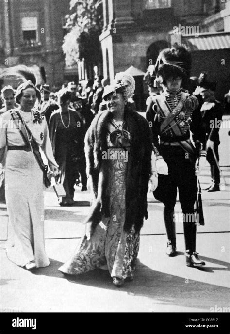 Queen Wilhelmina And Crown Princess Juliana With Prince Bernhard Of The