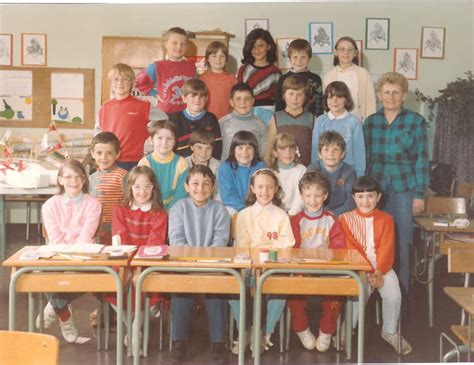 Photo de classe CE1 1986 87 de 1986 Ecole Primaire Comtesse De Ségur