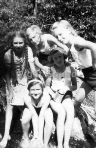 WW2 Picture Photo BDM Young women Bund Deutscher Mädel League German