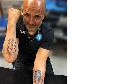 Spalletti L Allenatore Del Napoli Celebra Lo Scudetto 2023 Con Un