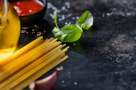 Fond De Cuisine Italienne Avec Des épices à Spaghetti Et De La Sauce