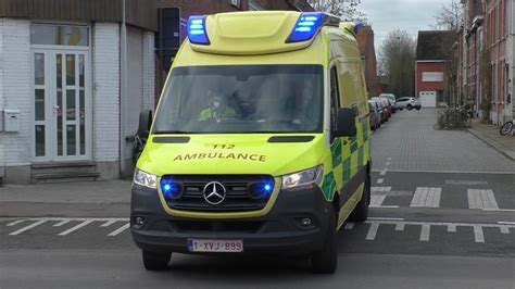 Duitse Sirene Luchthoorn Ambulance Mechelen Met Spoed Van En Naar