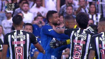 Após Atlético MG x Cruzeiro quente Fabrício Bruno critica Lyanco