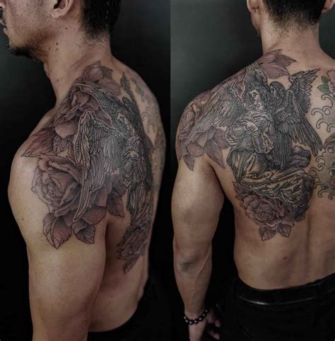 Shoulder Blade Tattoos For Men