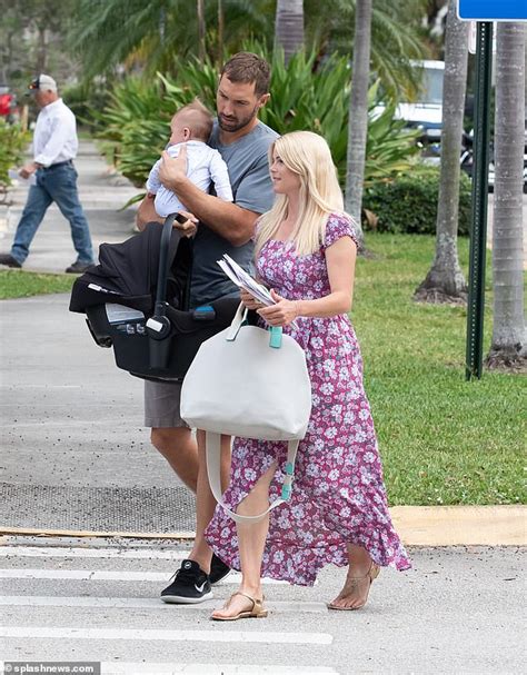 Tiger Woods' ex Elin Nordegren leaves court after changing son's name ...