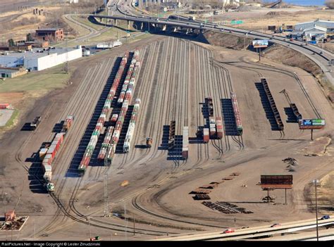 Train Yard Rices Point Duluth Minnesota Usa April 12 2012 Bnsf